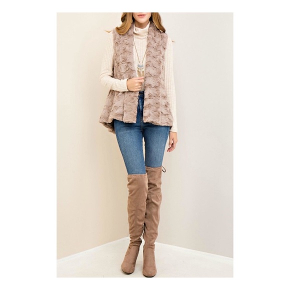 New Boutique Taupe Silky Soft Thick Faux Fur Vest - Picture 5 of 5